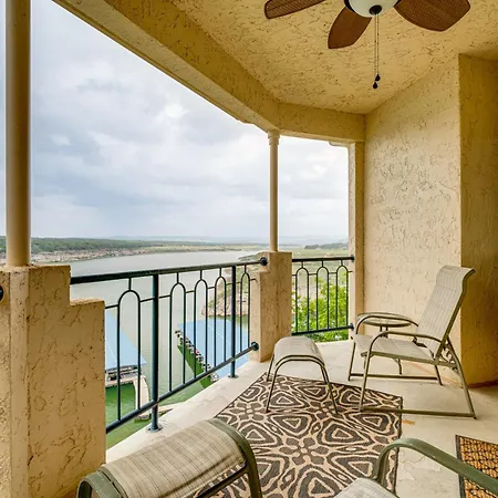 Community Perks Scenic Lake Travis Getaway!